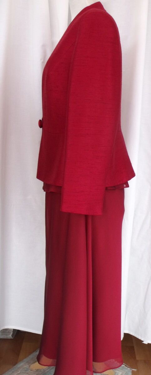 Jacques Vert RUBY RANGE RED “SHOT” ORGANZA CHIFFON TOP & SKIRT WITH MATCHING RUBY JACKET