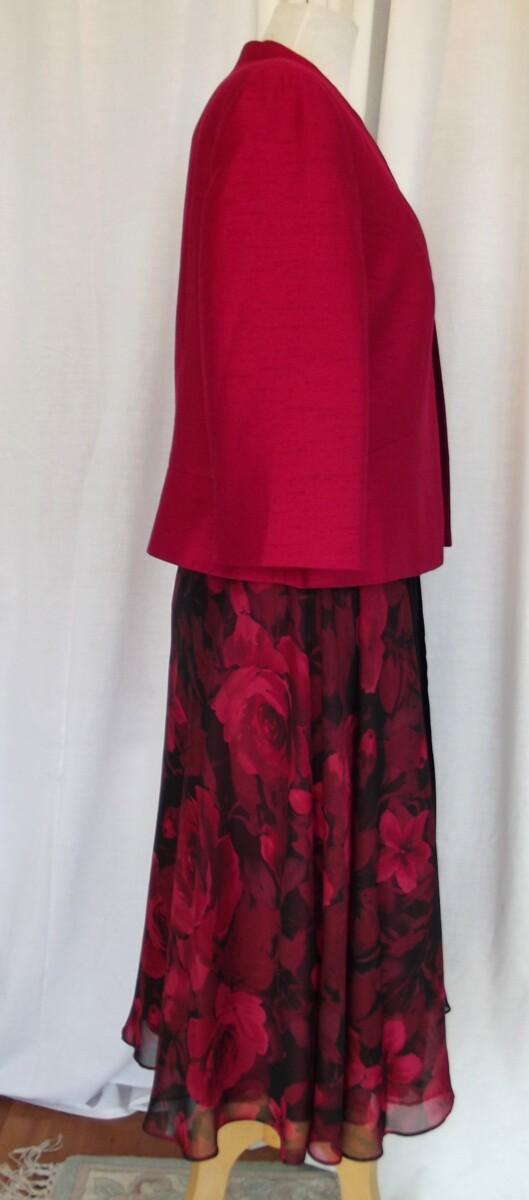 Jacques Vert RUBY RED & BLACK ROSE HEAD PRINTED ORGANZA CHIFFON DRESS WITH MATCHING RUBY RED JACKET