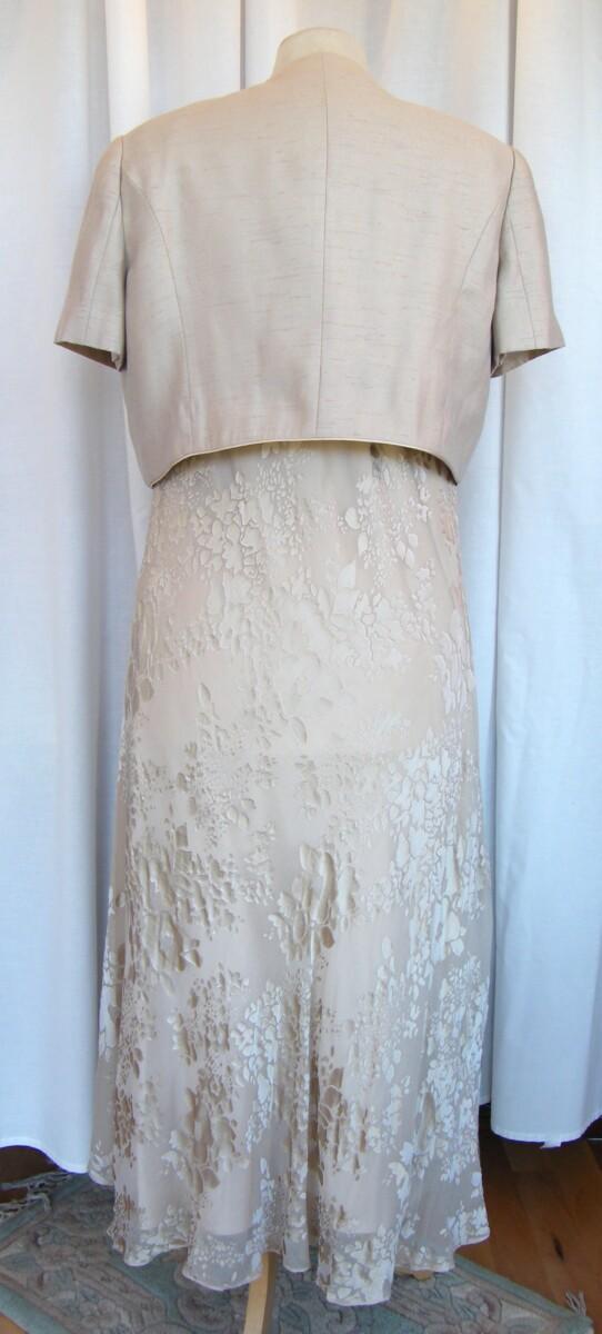 Jacques Vert SANDSTONE RANGE GOLD 22% SILK DEVORE FLORAL PATTERN DRESS MATCHING SANDSTONE BOLERO JACKET