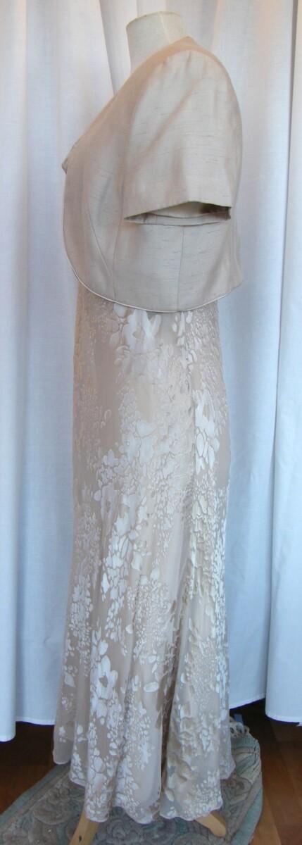 Jacques Vert SANDSTONE RANGE GOLD 22% SILK DEVORE FLORAL PATTERN DRESS MATCHING SANDSTONE BOLERO JACKET