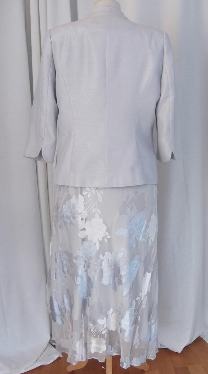 Jacques Vert SILVER GREY 20% SILK DEVORE POWDER BLUE ROSE HEAD PRINT MATCHING SILVER GREY JACKET SATIN SEAMS