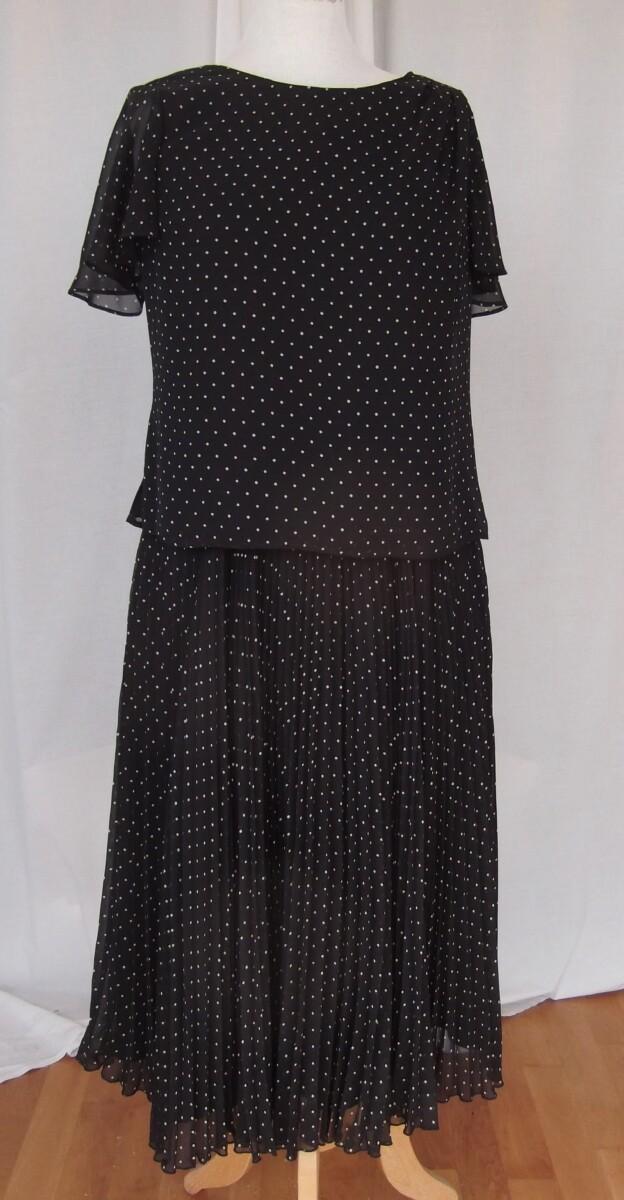 Jacques Vert SUNRAY PLEATED BLACK CREPE CHIFFON SKIRT & IVORY SPOT PRINTBLACK CREPE CHIFFON TOP IVORY SPOT PRINT IVORY CREPE JACKET EDGED IN BLACK