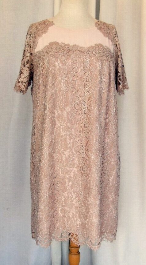 Jacques Vert VERSAILLES COLLECTION MINK LACE OUTLINED IN GOLD 3D EFFECT SHIFT DRESS & MINK SATIN JACKET INVERTED BELL CUFFS