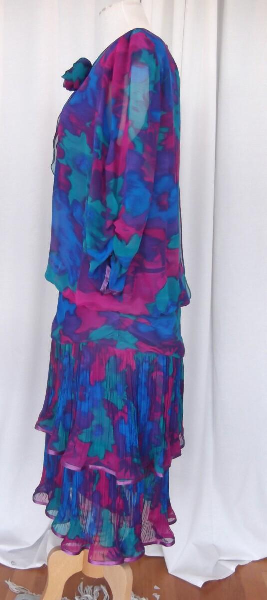 Jacques Vert VINTAGE 80’S J.R. SLOANE AT JACQUES VERT DRESS OF MULTICOLOURED CHIFFON PLEATED TWO TIER SKIRT