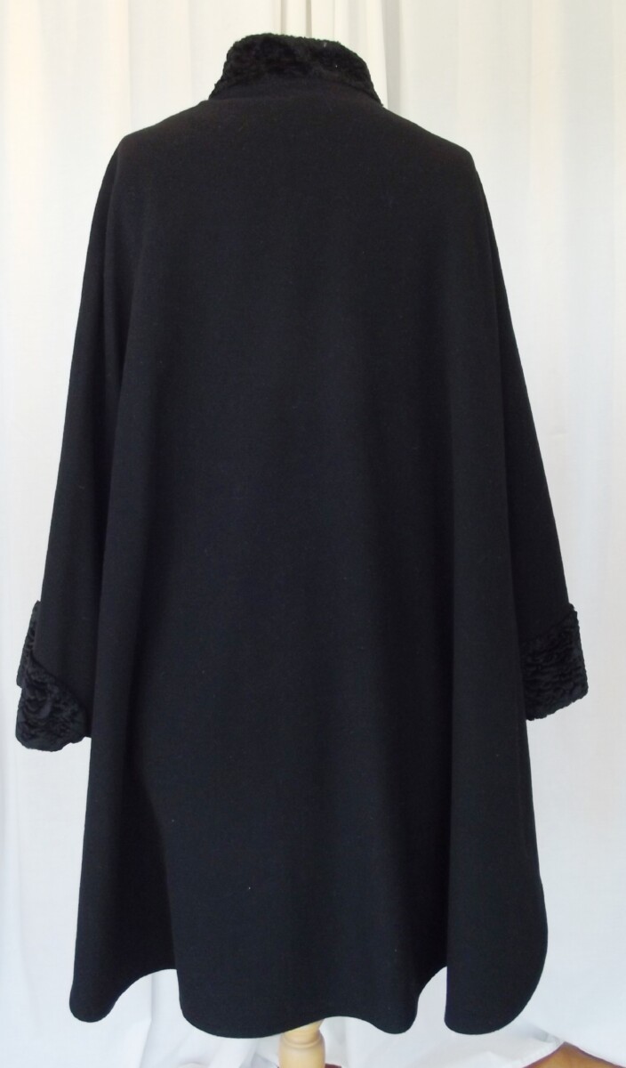 Jacques Vert VINTAGE BLACK CLOAK 65%VIRGIN WOOL 15% CASHMERE FAUX ASTRAKHAN TRIMMED ONE SIZE CLOAK