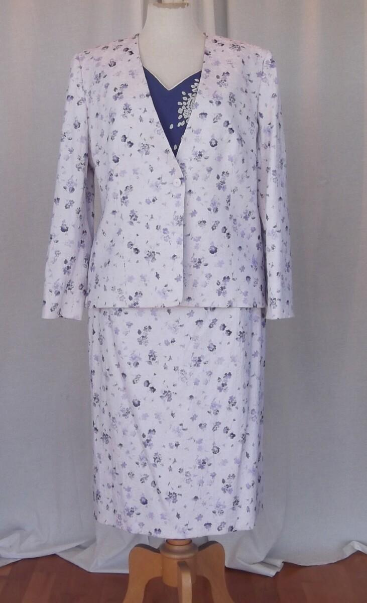 jacques vert VINTAGE JACKET & SKIRT SUIT IN 13% LINEN PALEST VIOLET DITSY VIOLET PRINT EMBROIDERED IN GOLD & VIOLET CHIFFON SKIRT & TOP GOLD EMBROIDERY