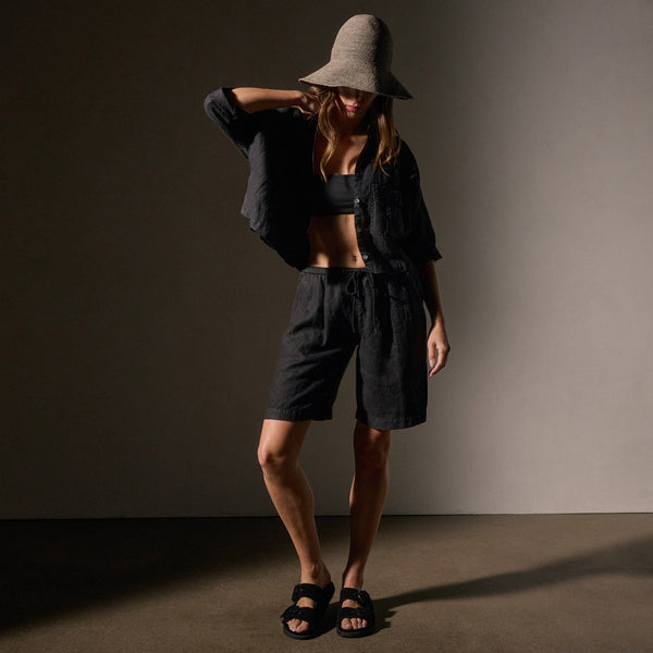 james perse Pleated Linen Bermuda Short Black