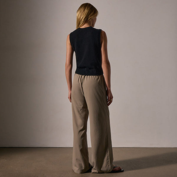 James Perse Soft Featherweight Cashmere Vest Black