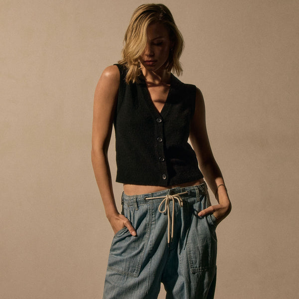 james perse Soft Featherweight Cashmere Buttoned Vest Black