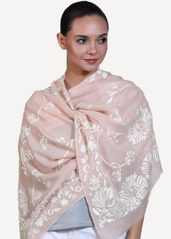 Janavi Floral Vines In Cashmere