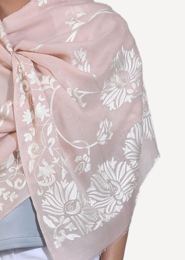 Janavi Floral Vines In Cashmere