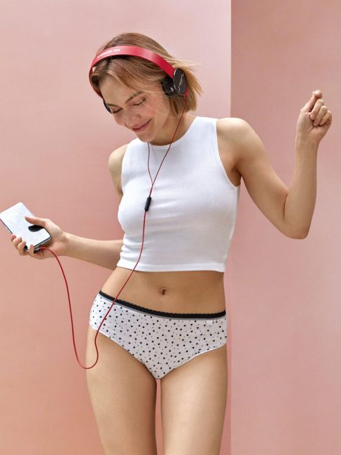 janira P2 Brislip Coq Black Heart