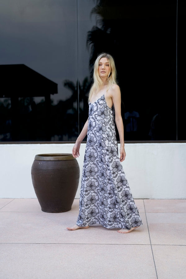 Marie France Van Damme Embroidered Flower Sun Dress White Black