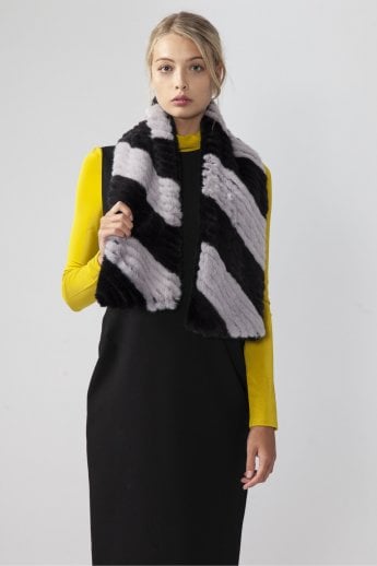 JAYLEY Black Faux Fur Hand Knitted Scarf