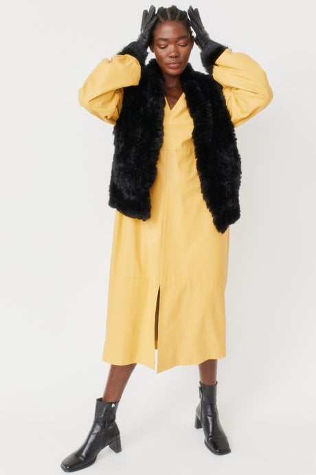 JAYLEY Black Hand Knitted Faux Fur Gilet | Waistcoat