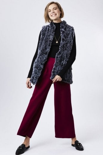 JAYLEY Black Hand Knitted Faux Fur Gilet | Waistcoat