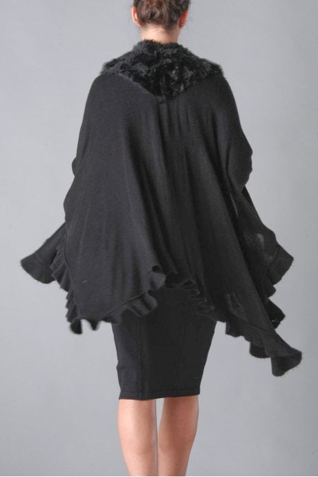 JAYLEY Black Knitted Cape with Faux Fur Collar