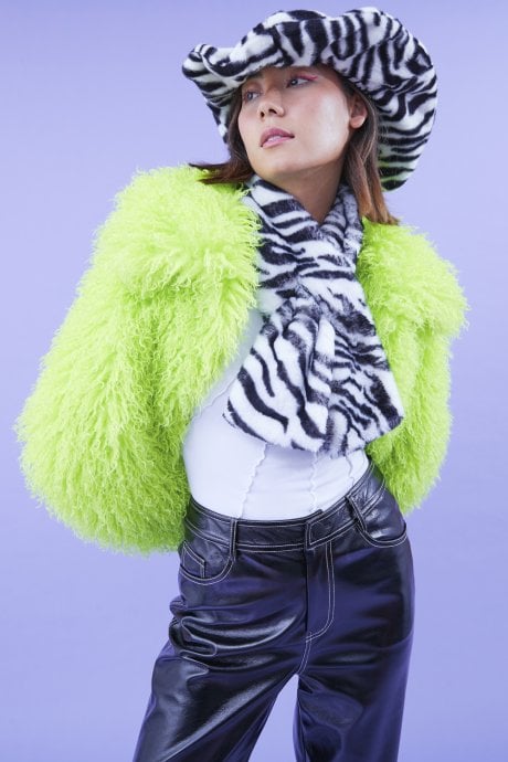 JAYLEY Black Zebra Print Faux Fur Scarf