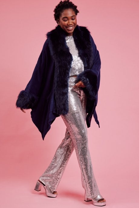 JAYLEY Blue Knitted Luxury Faux Fur Cape