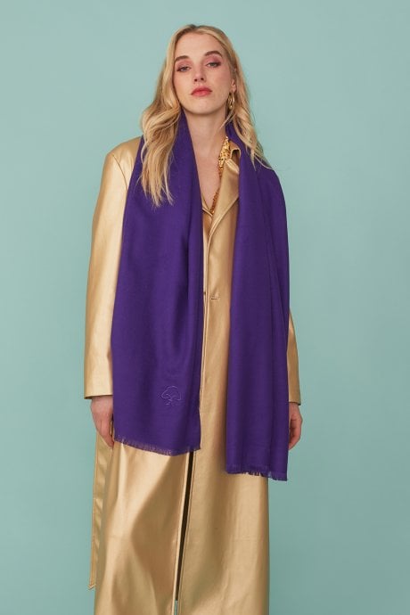 JAYLEY Cashmere Blend Wrap In Purple With Fringed Hem And Logo