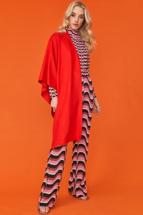 JAYLEY Cashmere Blend Wrap in Red with Fringed hem and Logo