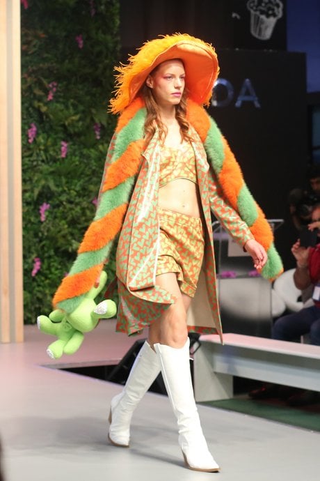 JAYLEY Faux Fur Contrast Barber Twist Scarf