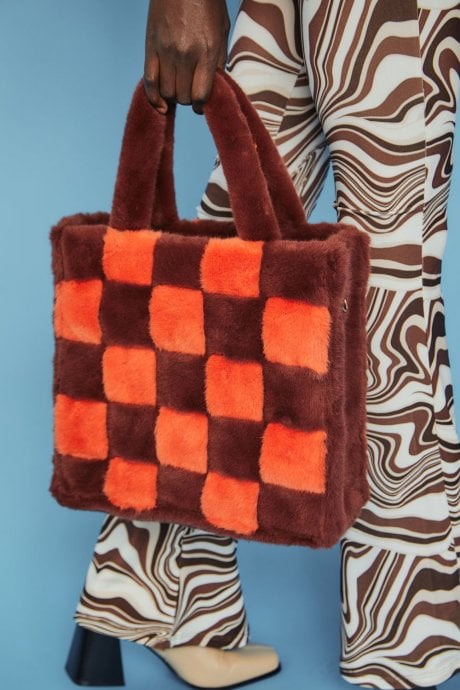 JAYLEY Faux Fur Hand Woven Checkered Tote Bag