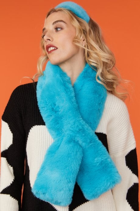 JAYLEY Faux Fur Scarf In Cobalt Blue