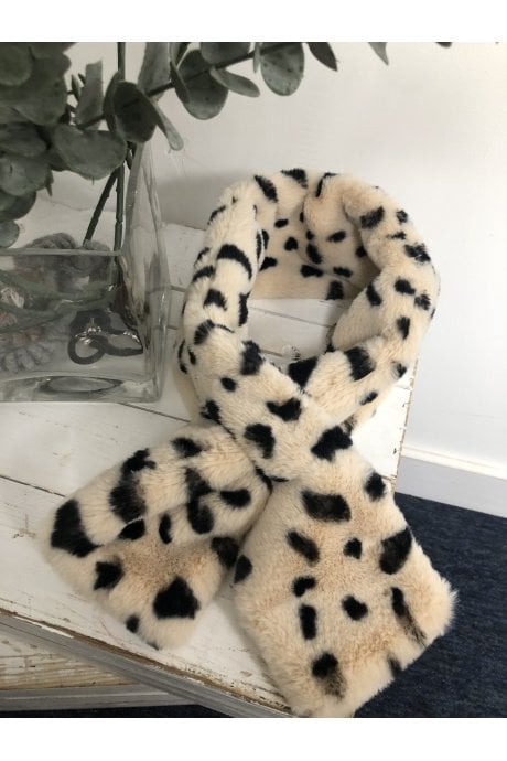 JAYLEY Faux Fur Scarf in Cream