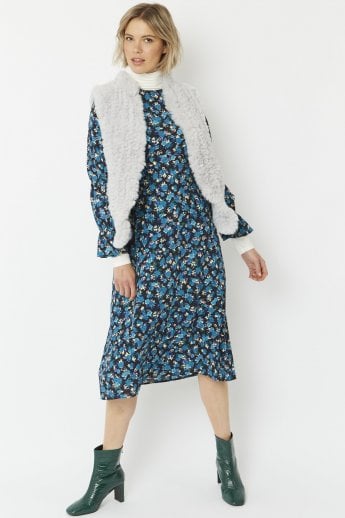 JAYLEY Grey Hand Knitted Faux Fur Gilet | Waistcoat