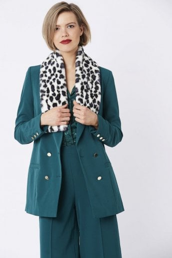 JAYLEY Grey Leopard Print Faux Fur Scarf