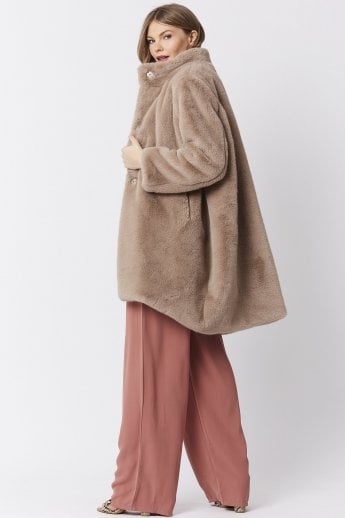 JAYLEY Mocha Oversized Faux Fur Coat