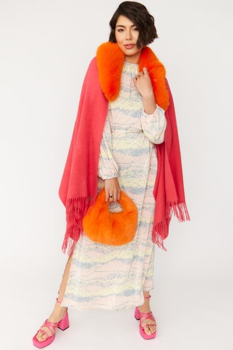 JAYLEY Pink Cashmere Wrap With Faux Fur Trim And Tassels