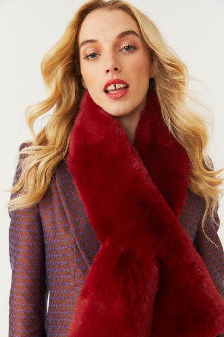 JAYLEY Red Faux Fur Keyhole Scarf