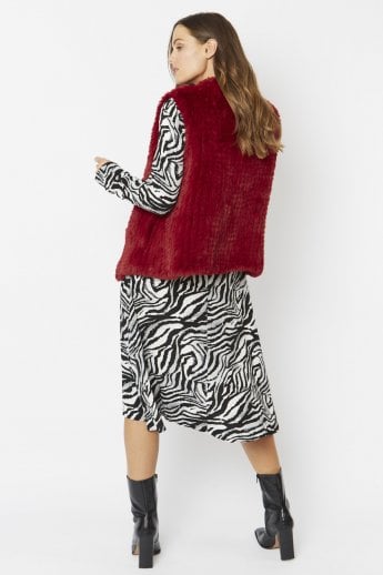 JAYLEY Red Hand Knitted Faux Fur Gilet | Waistcoat