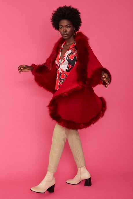 JAYLEY Red Knitted Luxury Faux Fur Cape