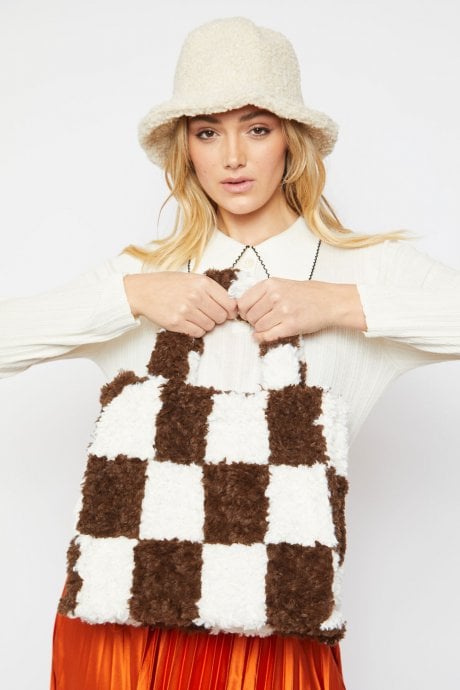 JAYLEY Shearling Checkered Tote Bag In Chocolate And Cream