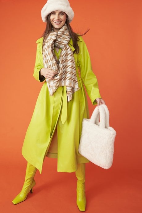 JAYLEY White Faux Fur Diamond Stitch Tote Bag