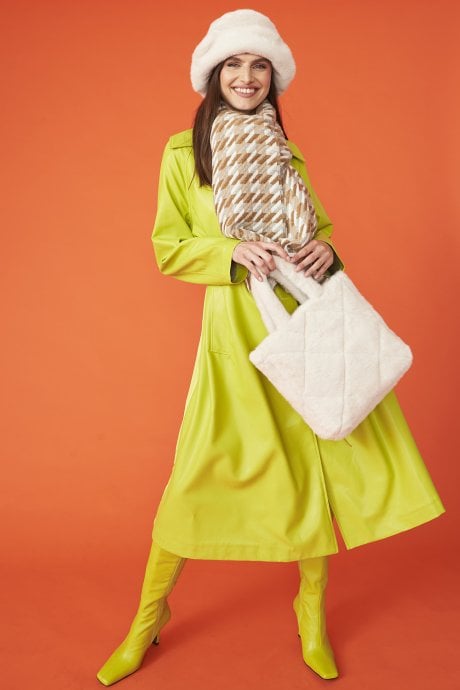 JAYLEY White Faux Fur Diamond Stitch Tote Bag