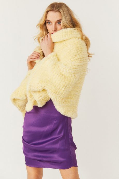 JAYLEY Yellow Faux Fur Cape Wrap