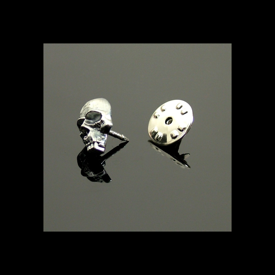 Jeffery West Lapel Pin Vampire Skull
