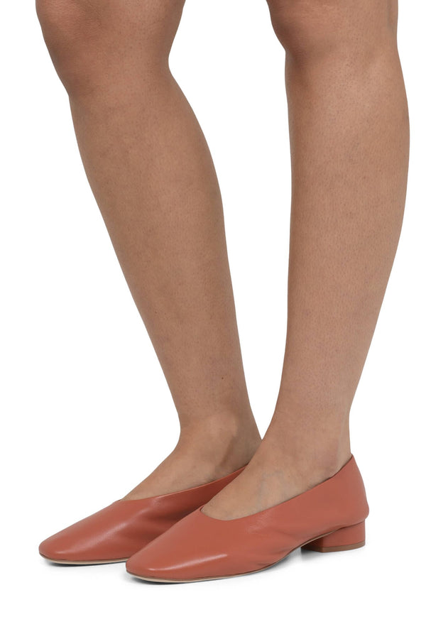 Jeffrey Campbell TRUSTEE Pump Coral