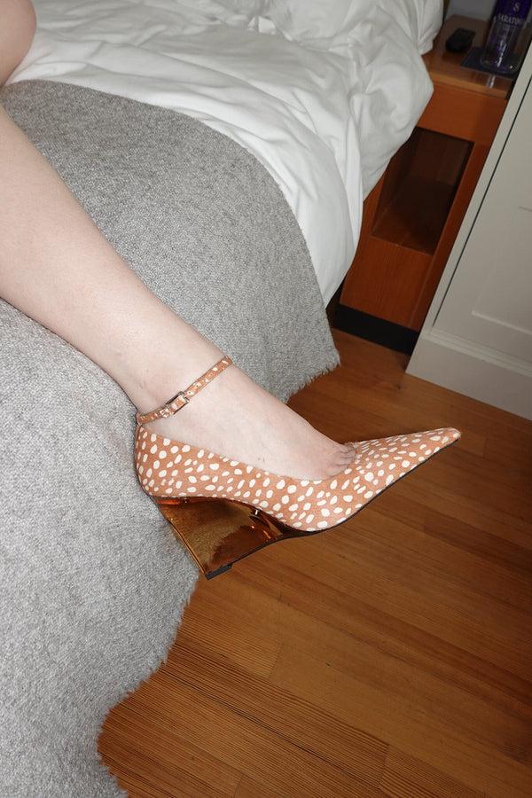 Jeffrey Campbell VITRIFY-F Pump Tan White Spot
