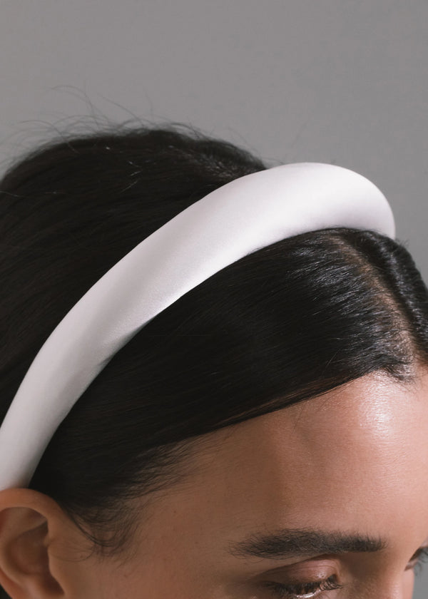 Jennifer Behr Tori Headband In Satin Cream