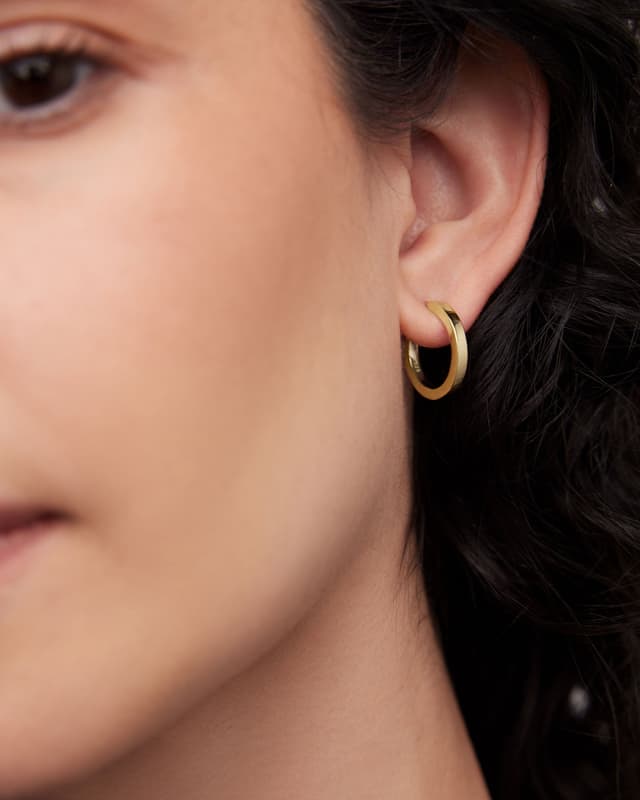 jennifer fisher 18k Huggie