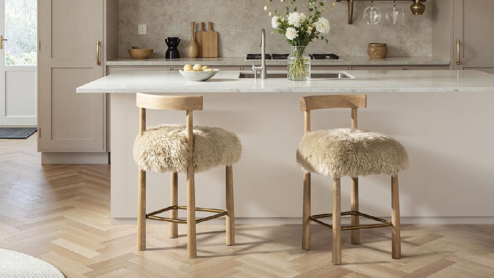 Jennifer Taylor Home Arden 27.5" Genuine Fur Counter Height Bar Stool Natural Blonde