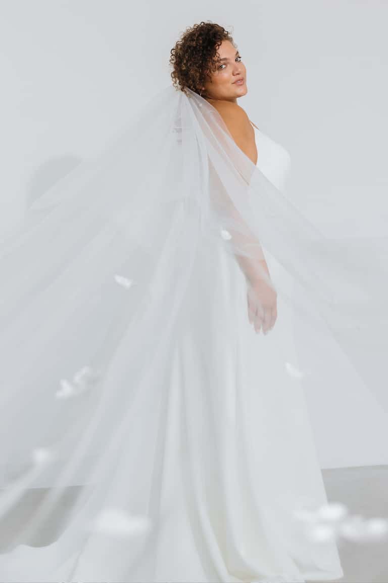 Jenny Yoo Gabriel Veil Ivoryu002FLight Champagne