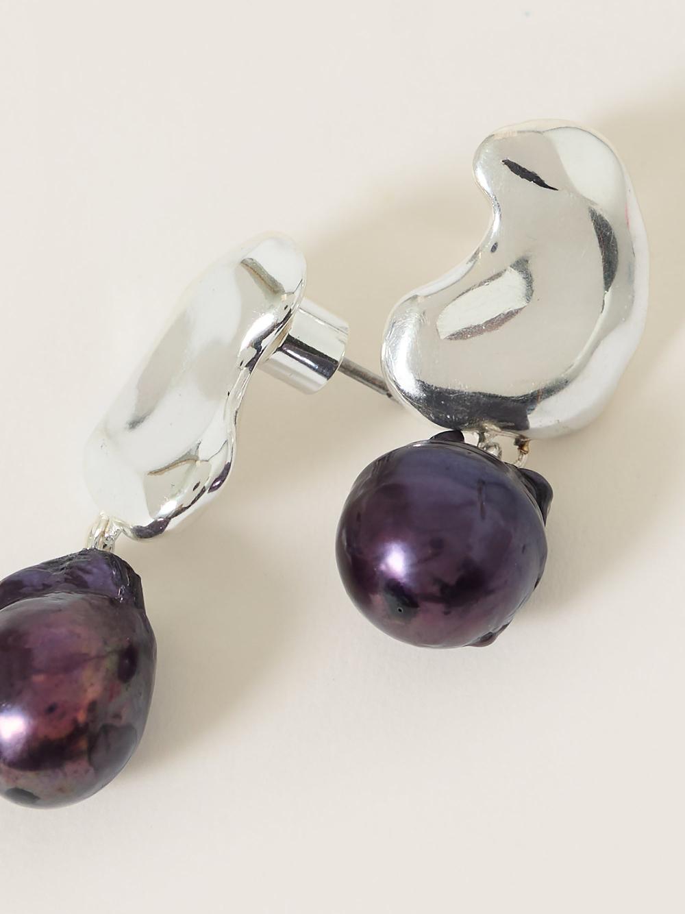 Jigsaw Black Pearl Stud Earring SILVER