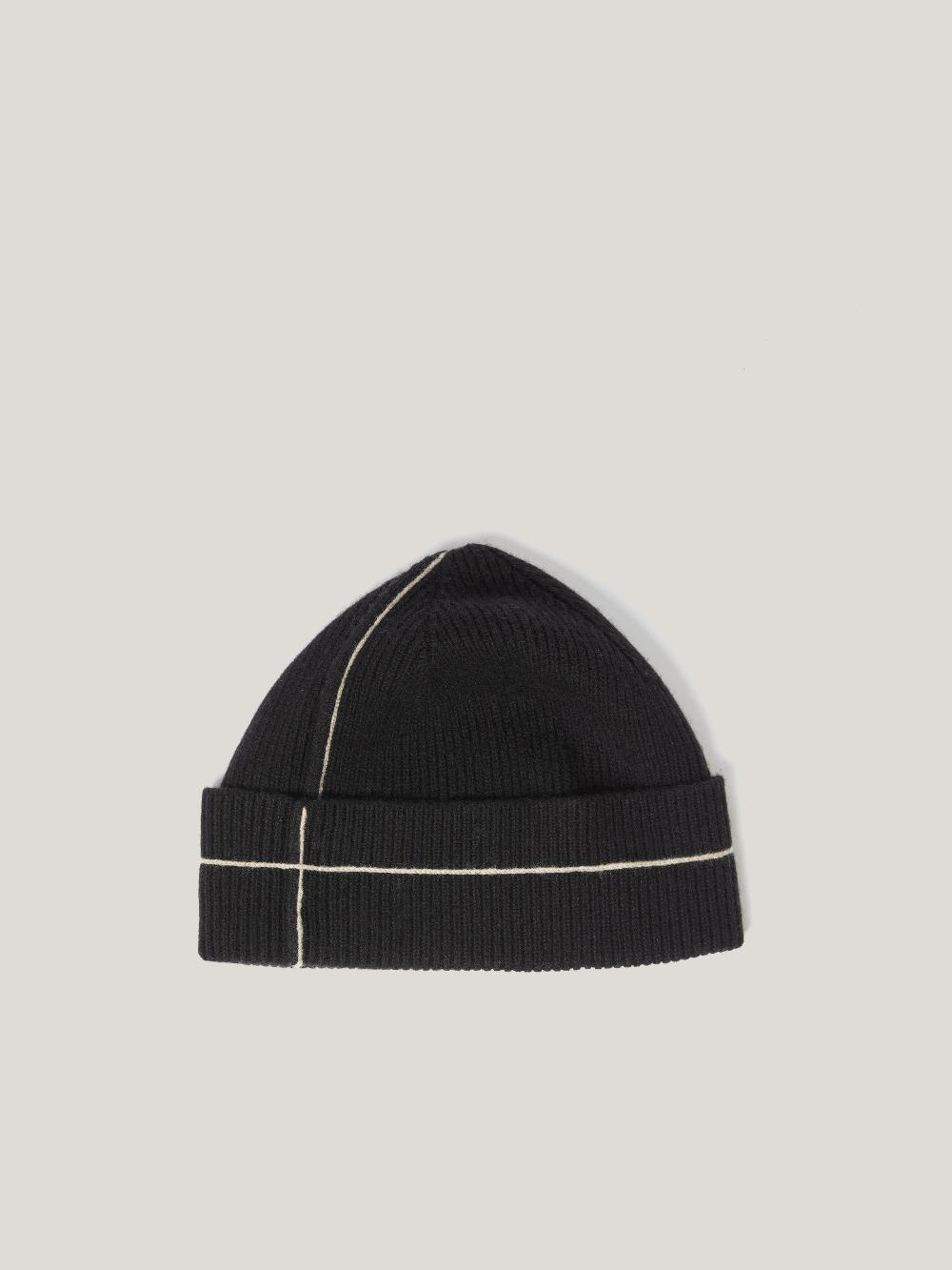 jigsaw Contrast Stitch Beanie Black