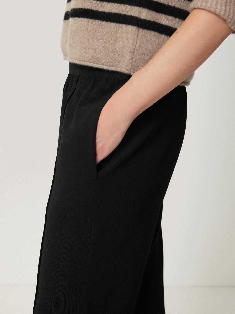 Jigsaw Tailored Smart Jogger Black